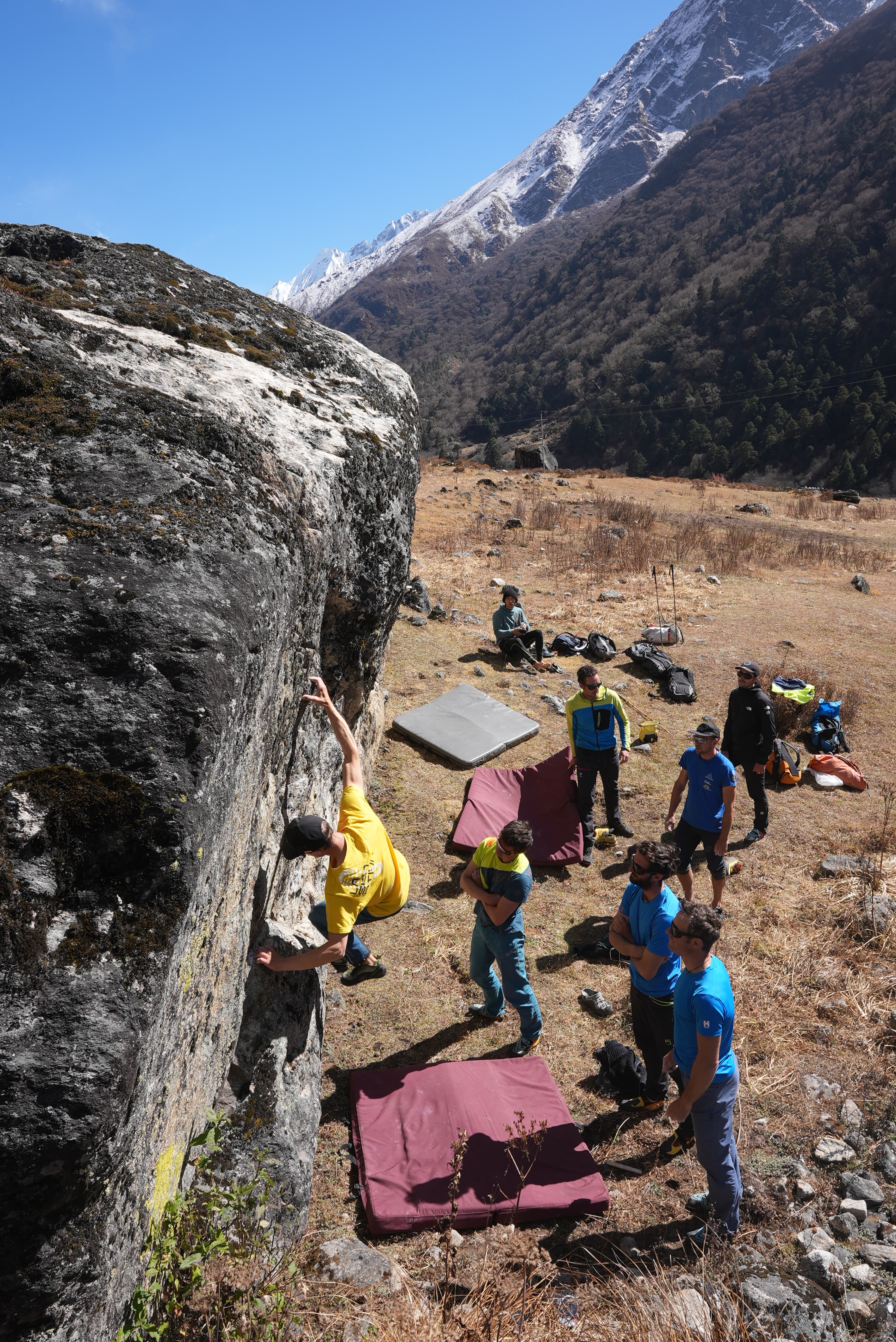 Langtang Boulder Hunt